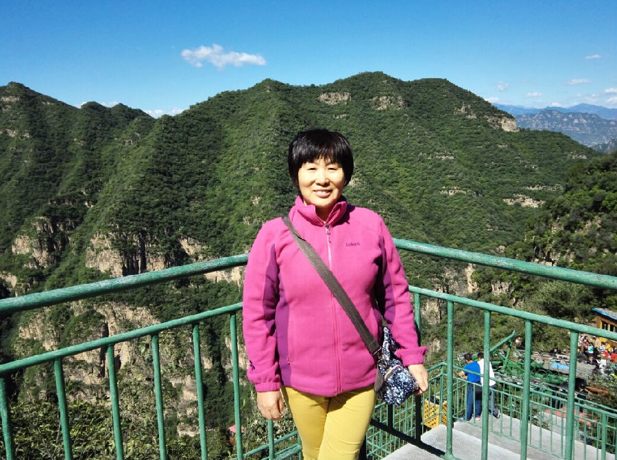 李艳琴.jpg